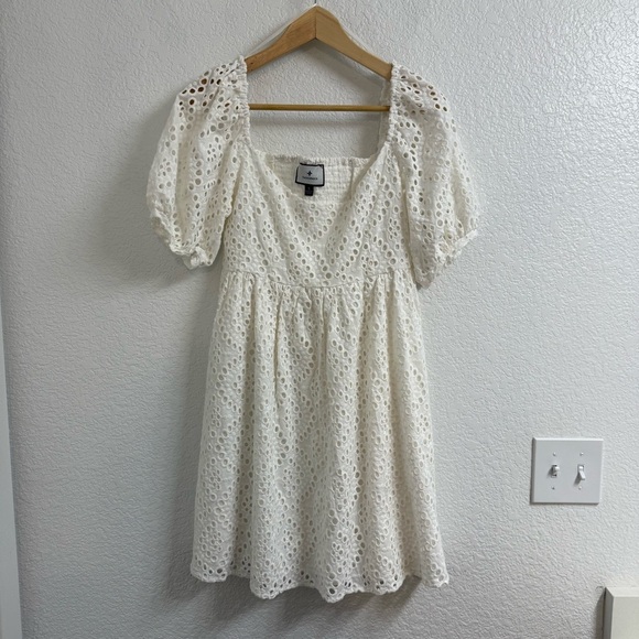 Tuckernuck Abigail White Eyelet Dress Size Small - Picture 3 of 6